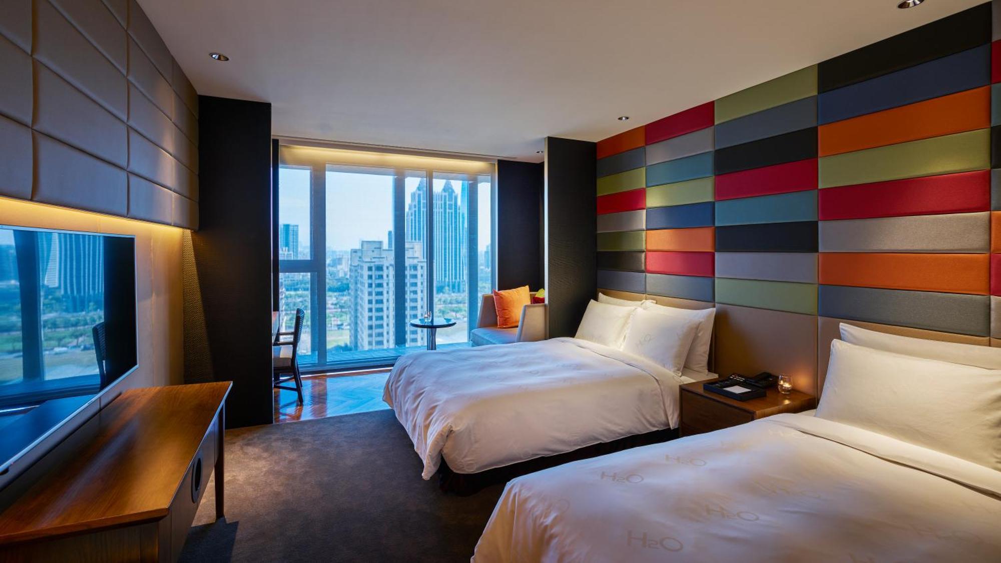 H2O Hotel Kaohsiung Exterior photo Deluxe Room