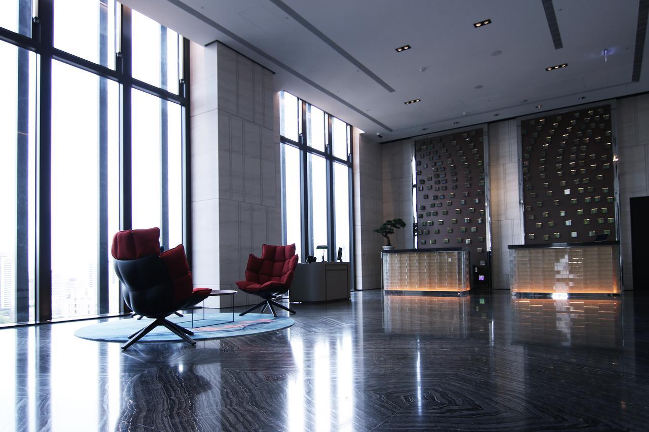 H2O Hotel Kaohsiung Exterior photo The lobby of the hotel
