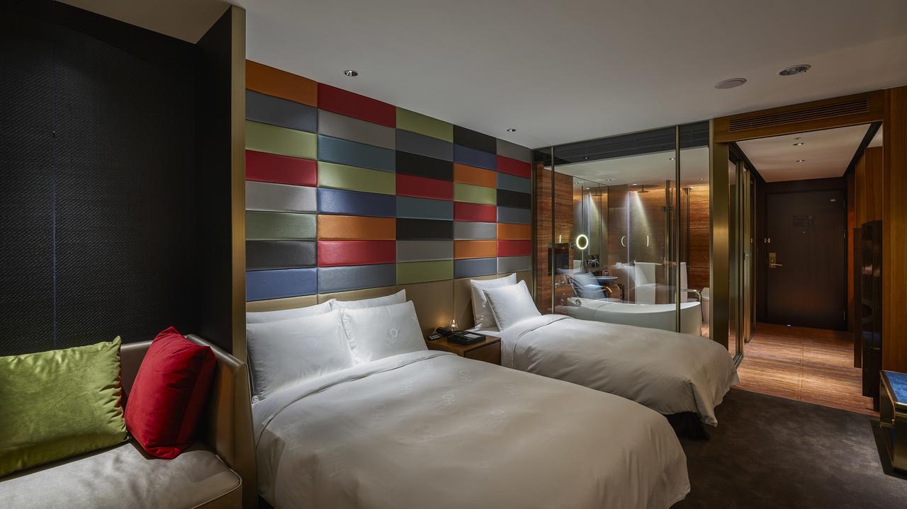 H2O Hotel Kaohsiung Exterior photo Deluxe Room
