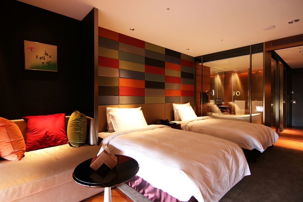 H2O Hotel Kaohsiung Exterior photo Deluxe Room