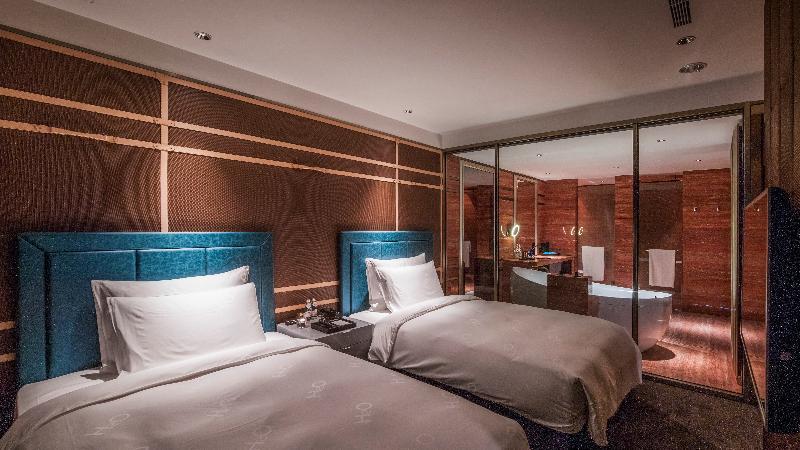 H2O Hotel Kaohsiung Exterior photo Deluxe Room