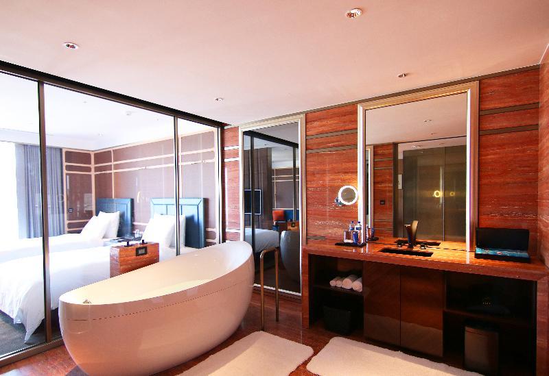H2O Hotel Kaohsiung Exterior photo A bathroom at the hotel